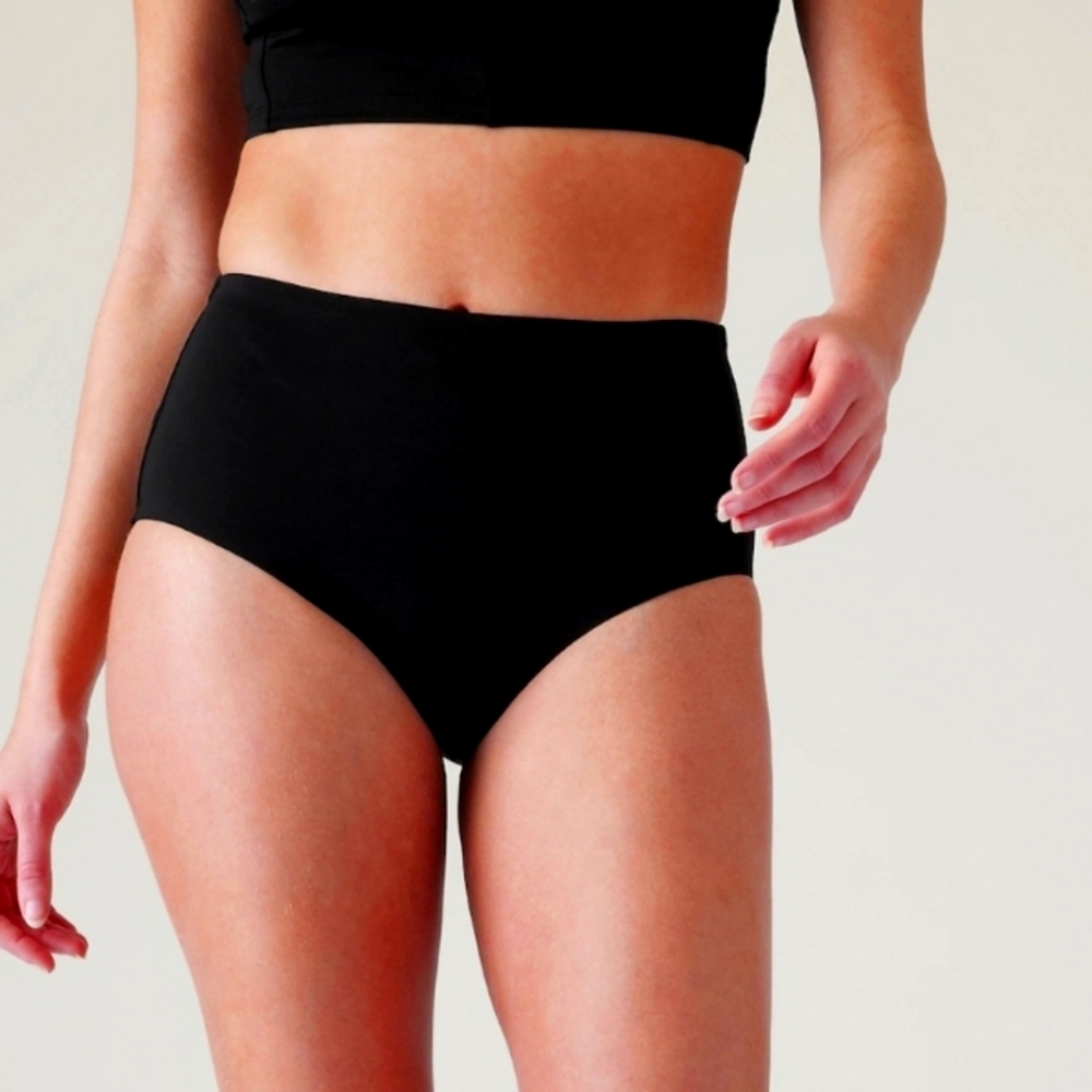 NWT Athleta Essential Swim Boyshort